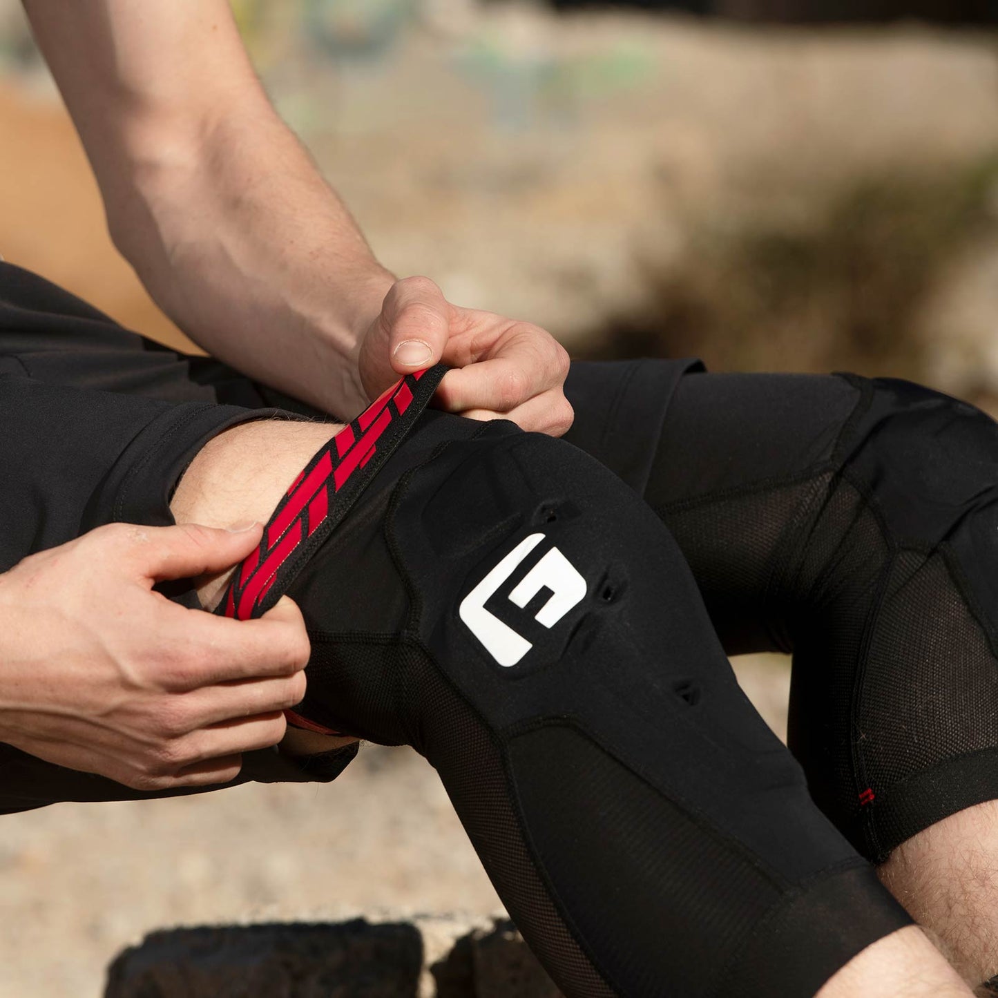 X4 Knee Guard Black