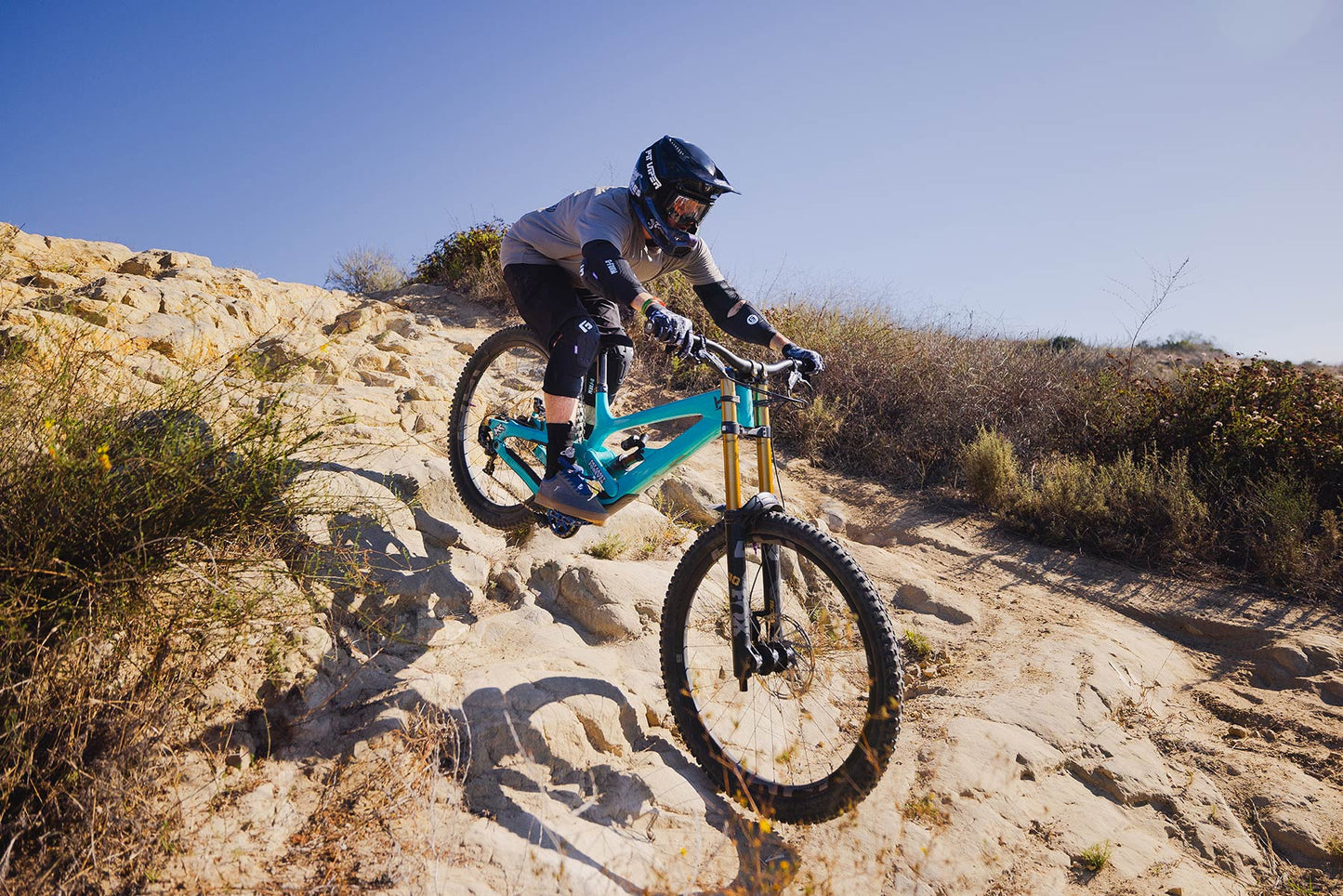 RE ZRO Mesa Knee Guard